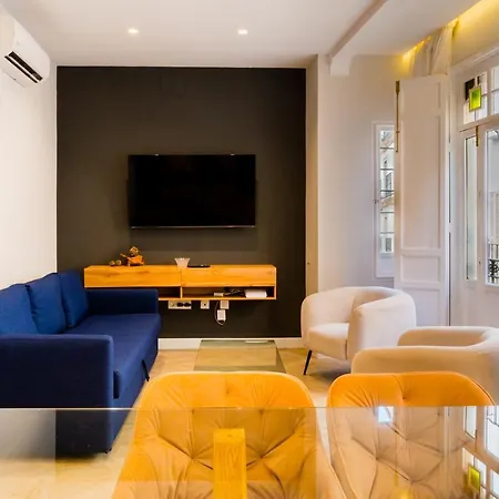 Elegant - 2 Bd 1 Bth - Center 아파트